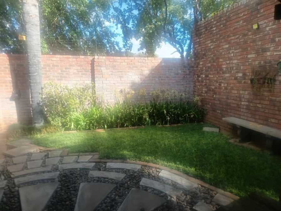 3 Bedroom Property for Sale in Rhodesdene Northern Cape